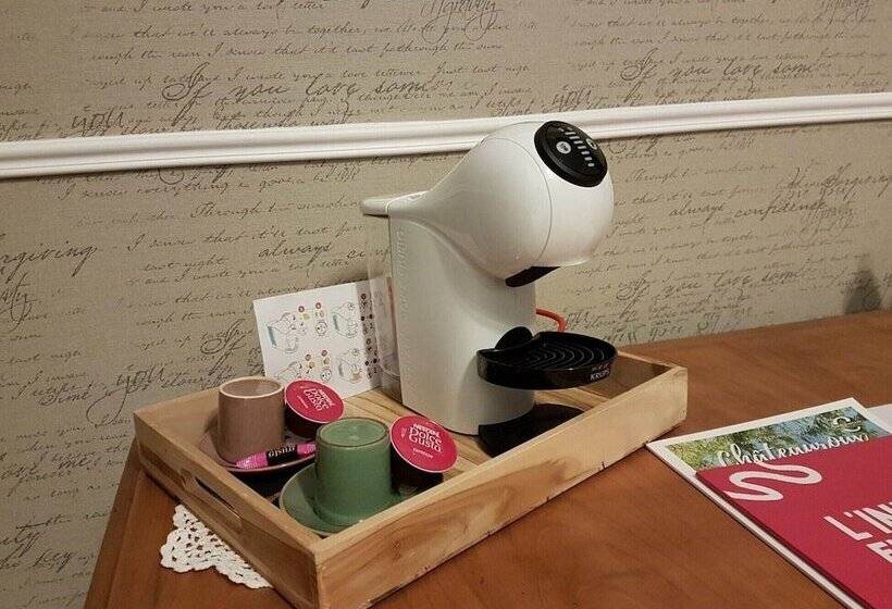 ベッドアンドブレックファースト Château De La Rose