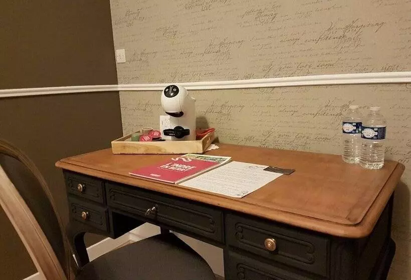 Aamiaismajoitus (B&B) Château De La Rose