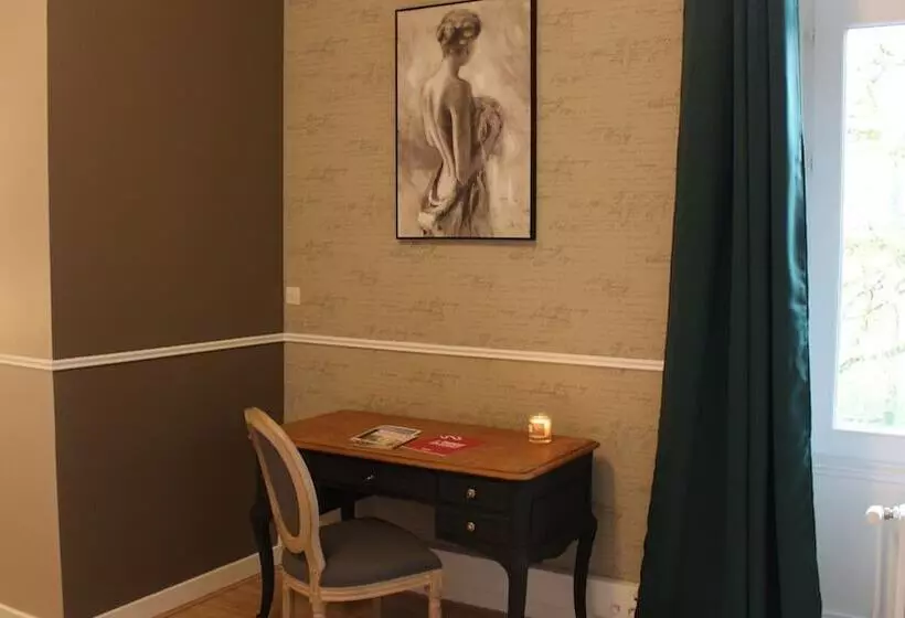 Aamiaismajoitus (B&B) Château De La Rose