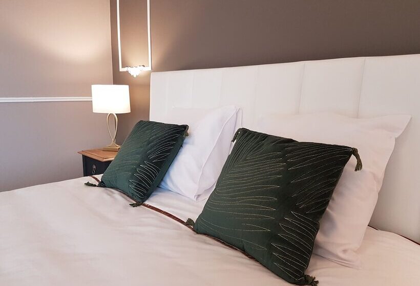 ベッドアンドブレックファースト Château De La Rose