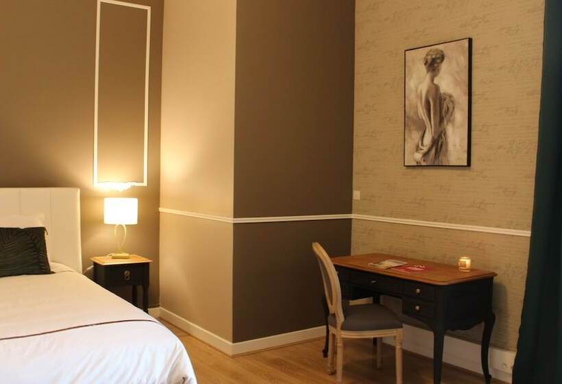 مبيت وإفطار Château De La Rose