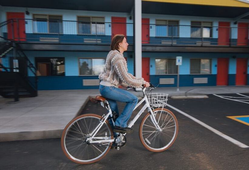 فندق Americana Motor