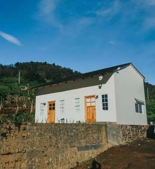 ホテル Awana Farmhouse Dieng