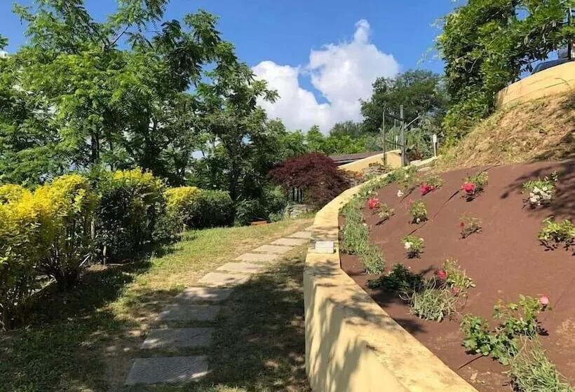 Hotelli Eremo Dei Poeti Albergo Diffuso