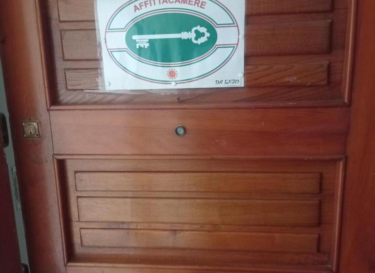 پانسیون Da Enzo Centro Imperia A 5 Minuti A Piedi Dal Mare