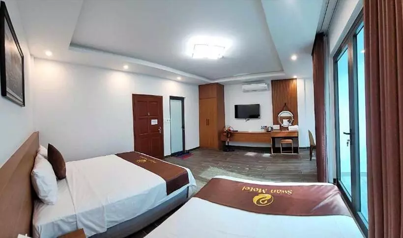 Swan Motel