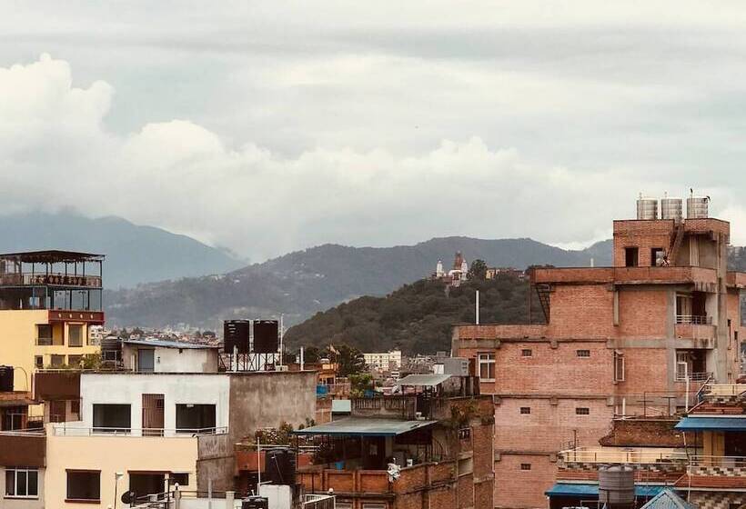 هتل Courtyard Pujan