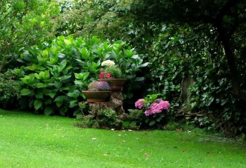 تختخواب و صبحانه Chez Fleur