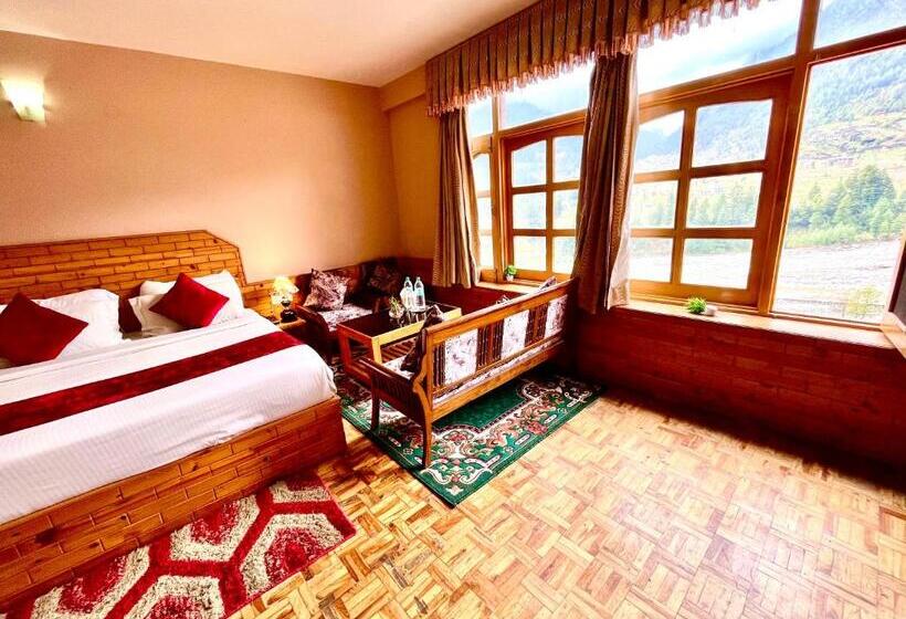 Snow Clad Riverview Hotel & Resort, Manali