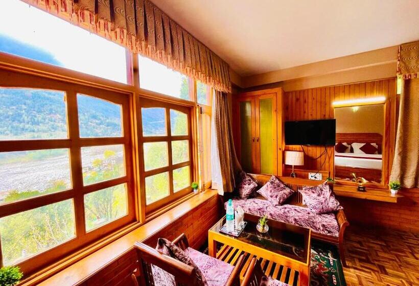 Snow Clad Riverview Hotel & Resort, Manali