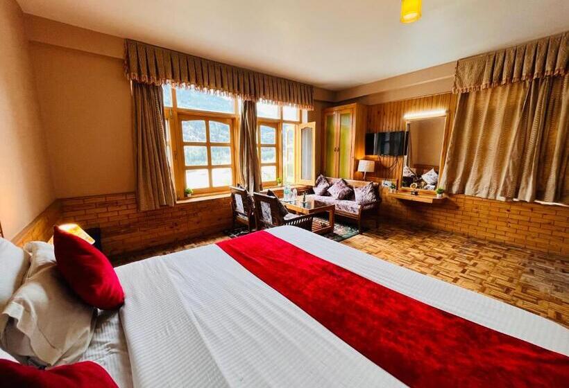 Snow Clad Riverview Hotel & Resort, Manali