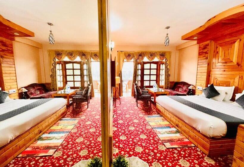 Snow Clad Riverview Hotel & Resort, Manali