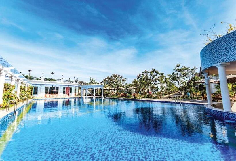 Отель Vườn Vua Resort & Villas