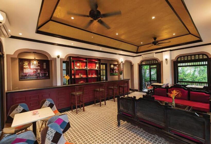 Отель Vườn Vua Resort & Villas