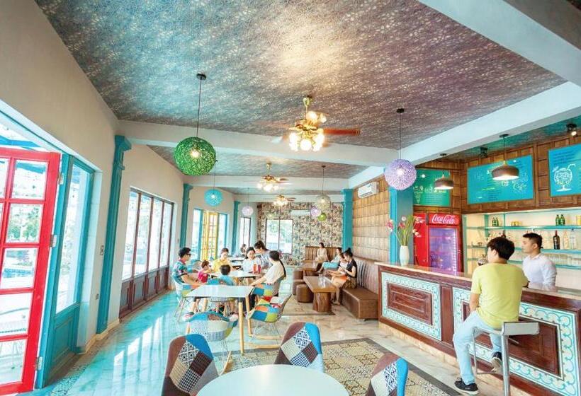 Отель Vườn Vua Resort & Villas