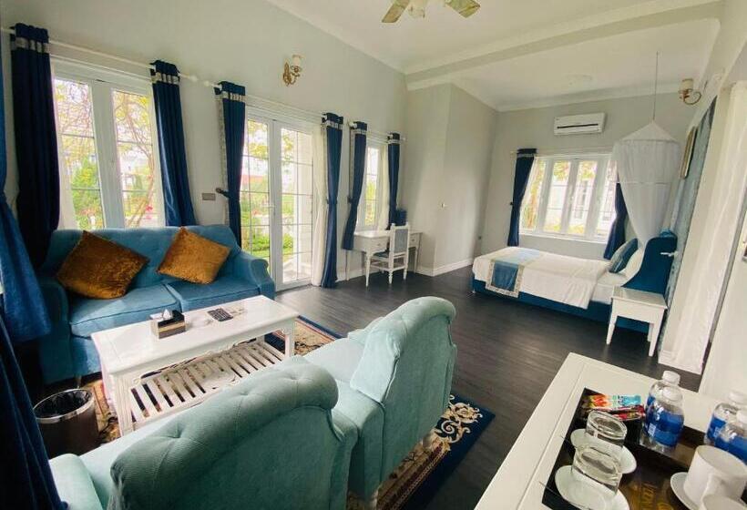 Отель Vườn Vua Resort & Villas