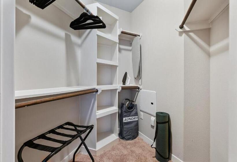 Lodgeur At Elan Med Center