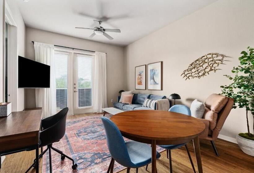 Lodgeur At Elan Med Center