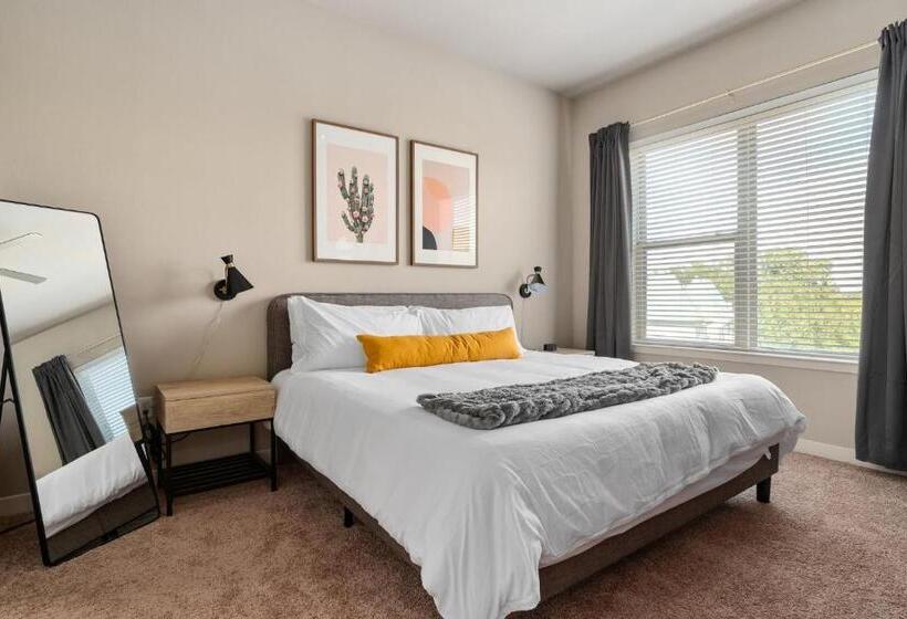 Lodgeur At Elan Med Center