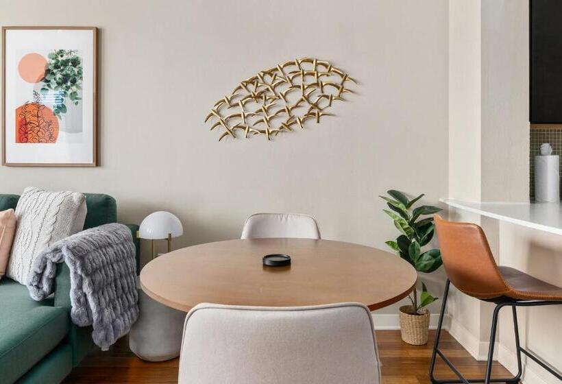 Lodgeur At Elan Med Center