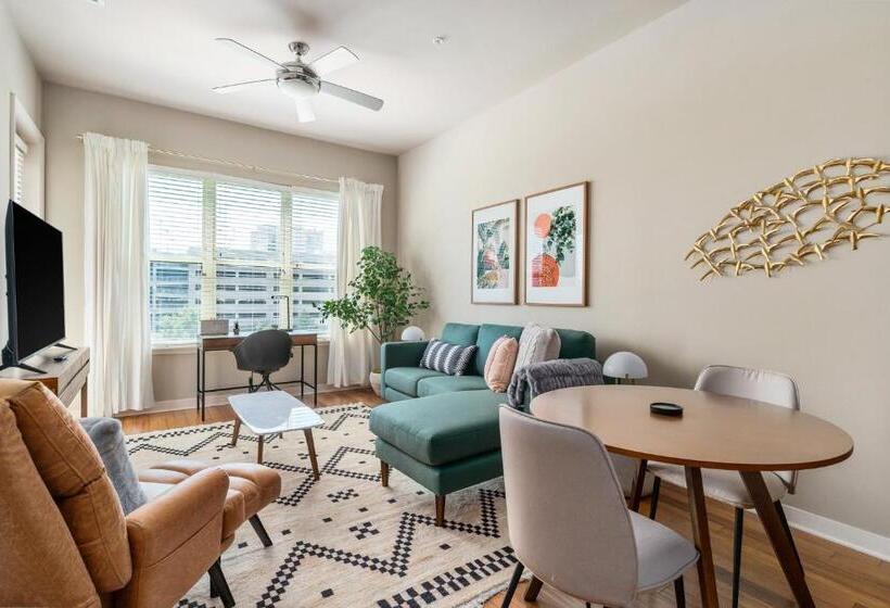 Lodgeur At Elan Med Center