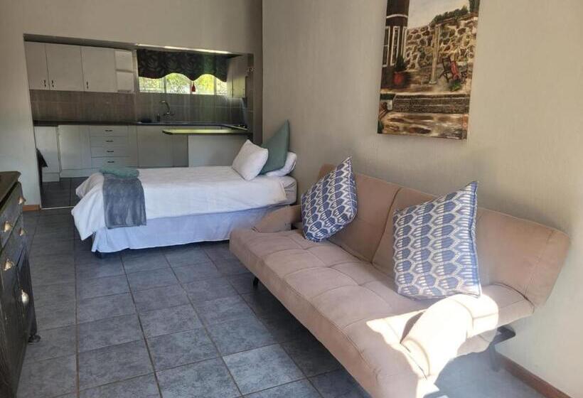 פנסיון 29b Zebra Street Inhimwe Guesthouse