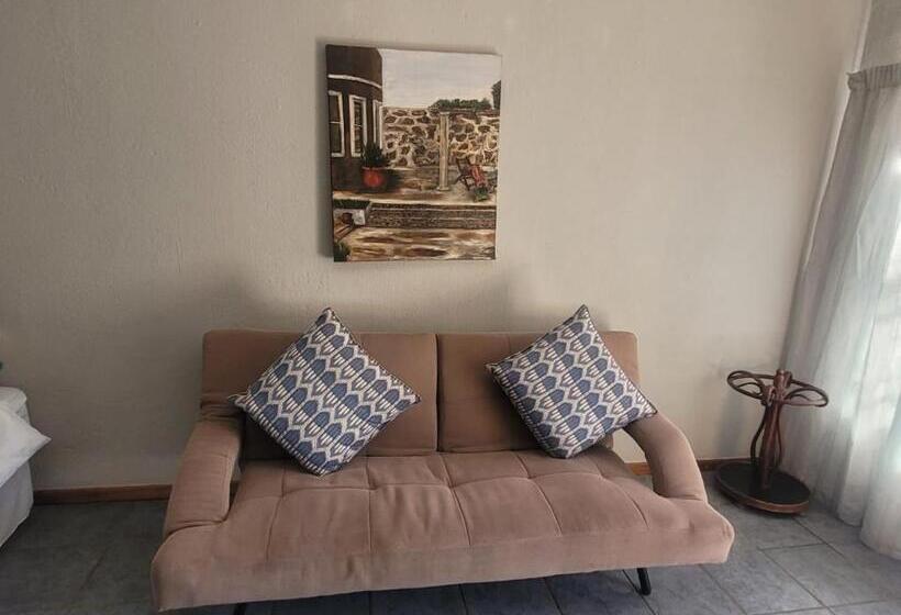 פנסיון 29b Zebra Street Inhimwe Guesthouse