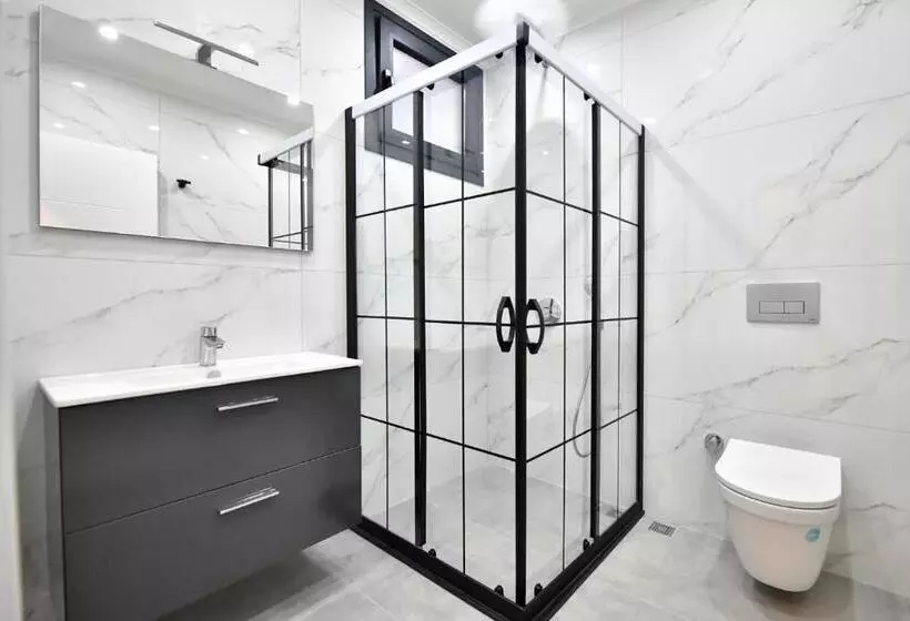 Red Moon Suites