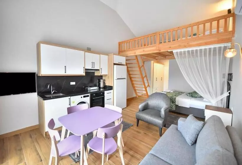 Red Moon Suites
