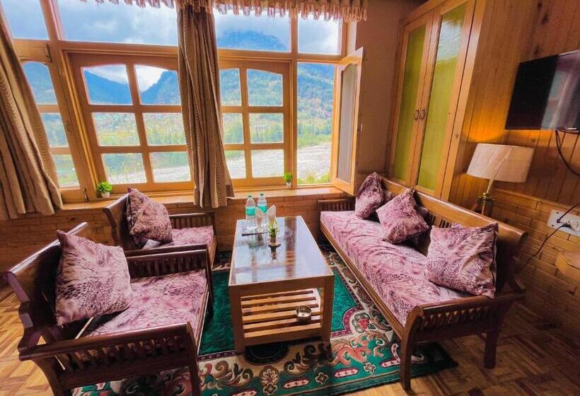 Snow Clad Riverview Hotel & Resort, Manali