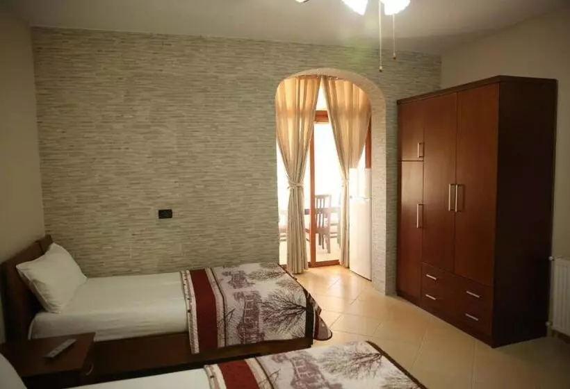 ホテル Vila Ilir