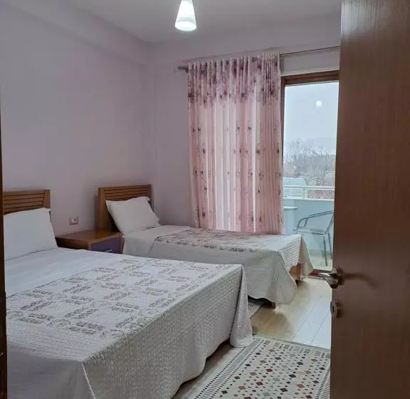 ホテル Vila Ilir
