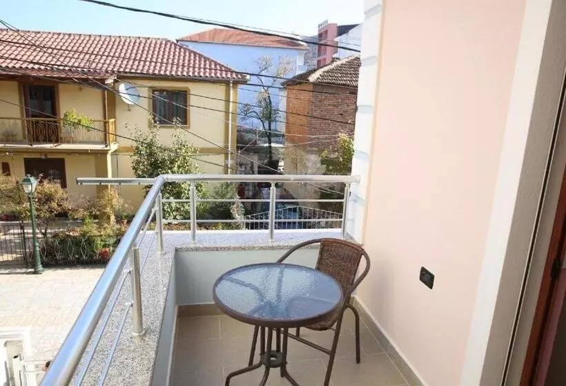 ホテル Vila Ilir