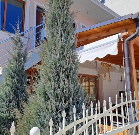 ホテル Vila Ilir
