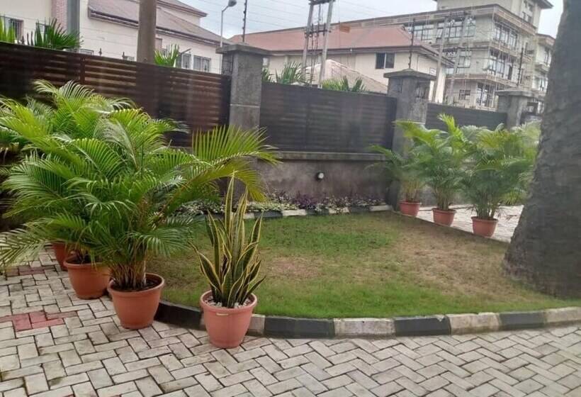 פנסיון Pious Court Guest House Old Gra