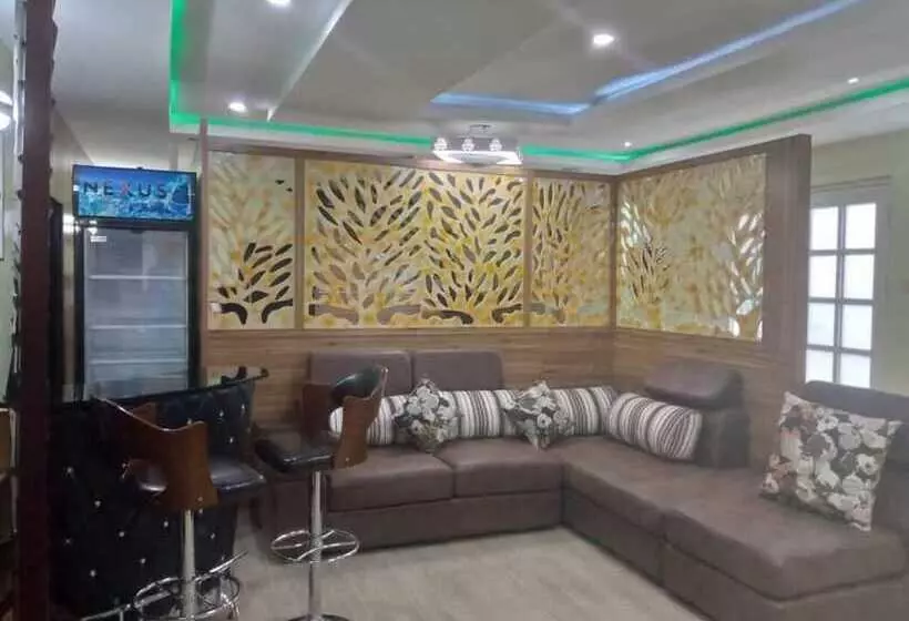 پانسیون Pious Court Guest House Old Gra