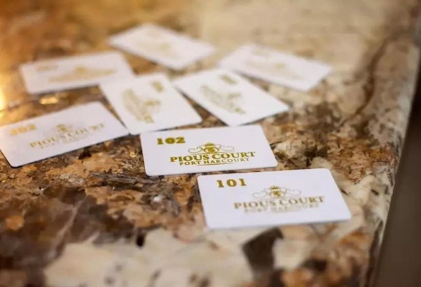 پانسیون Pious Court Guest House Old Gra