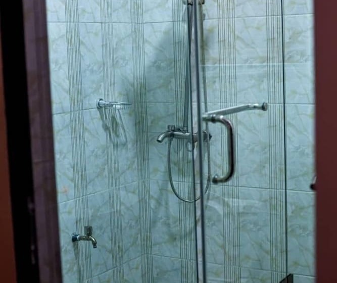 פנסיון Pious Court Guest House Old Gra