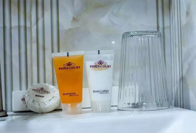 پانسیون Pious Court Guest House Old Gra