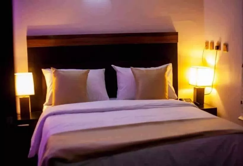 پانسیون Pious Court Guest House Old Gra