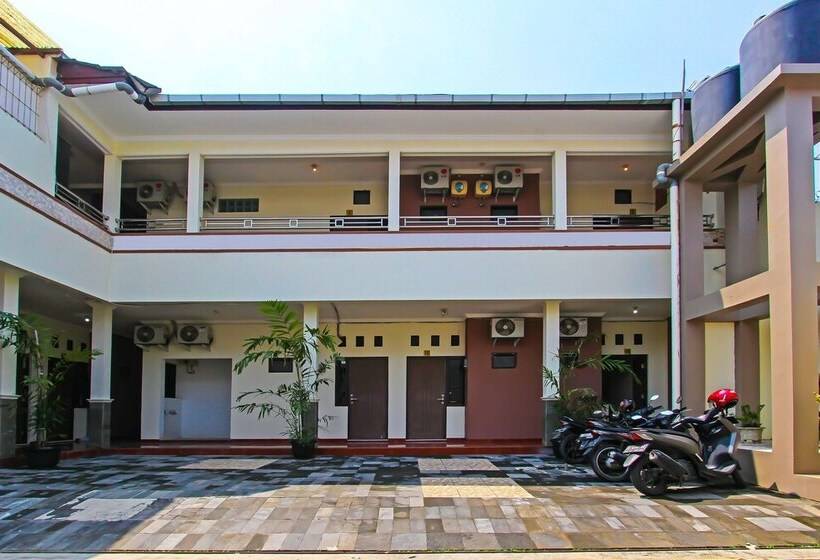 Hotel Oyo 92437 Wahidin Guesthouse