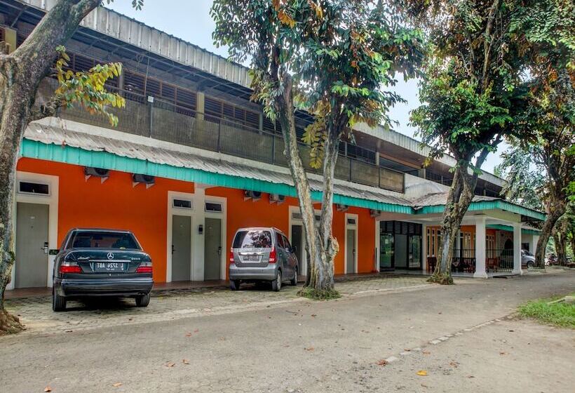 בית מלון כפרי Oyo 92457 Wisma Griya Nusa Bangsa