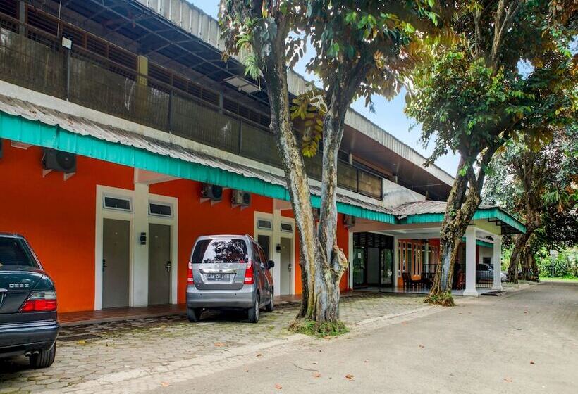 בית מלון כפרי Oyo 92457 Wisma Griya Nusa Bangsa