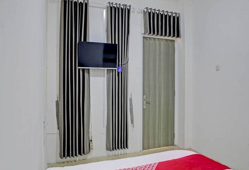 בית מלון כפרי Oyo 92457 Wisma Griya Nusa Bangsa