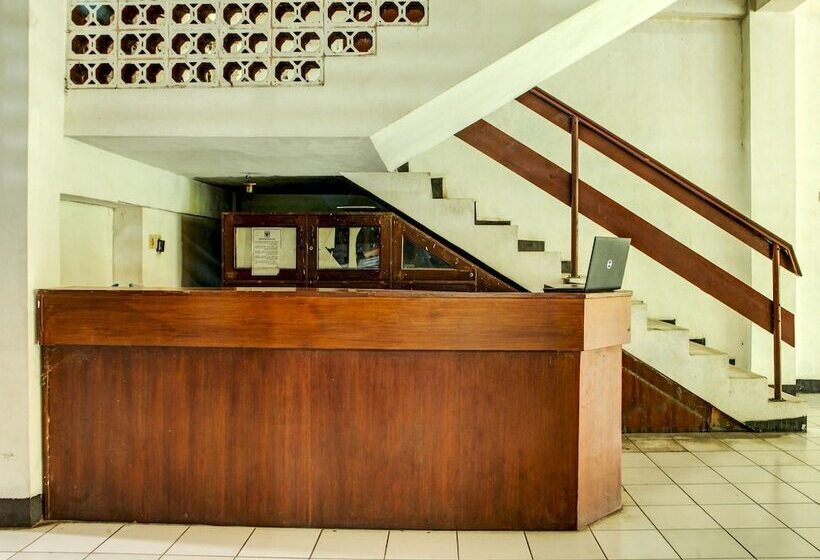 בית מלון כפרי Oyo 92457 Wisma Griya Nusa Bangsa