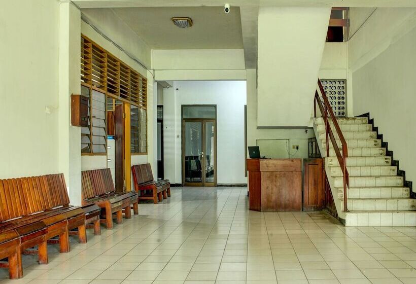 בית מלון כפרי Oyo 92457 Wisma Griya Nusa Bangsa