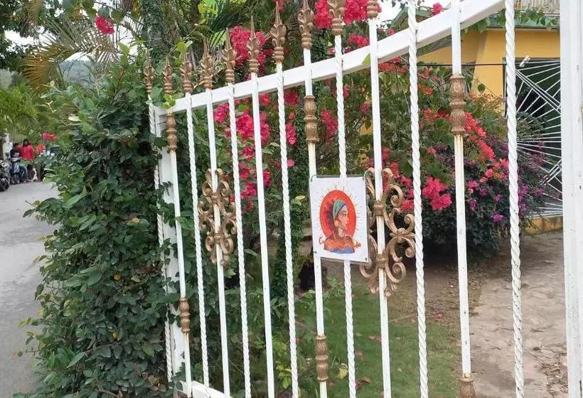 تختخواب و صبحانه Casa Mamatinda