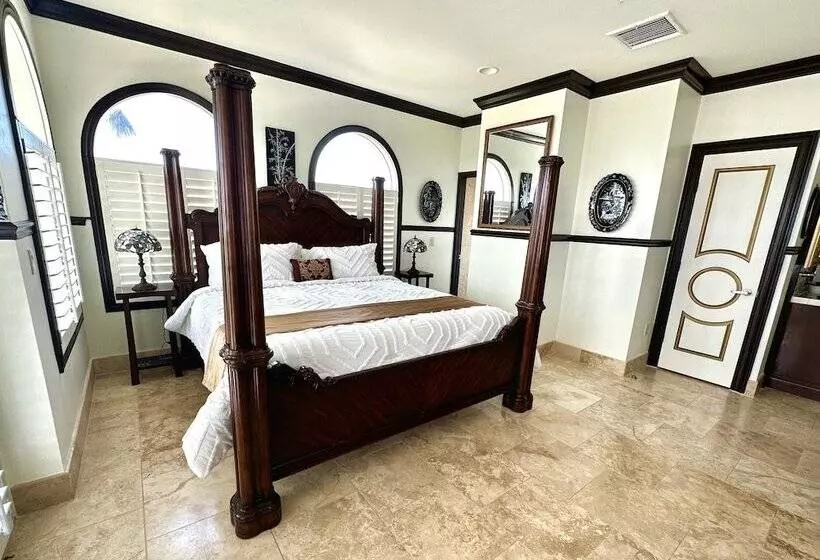 Hotelli Bliss By The Sea