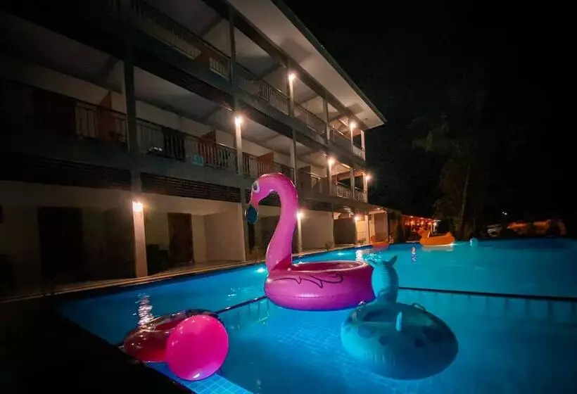 هتل Chanpailin Omarzaa