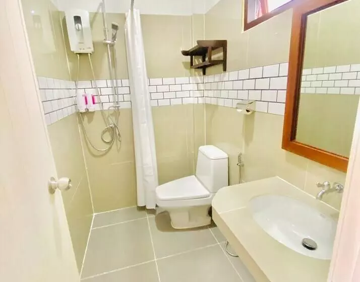 هتل Chanpailin Omarzaa